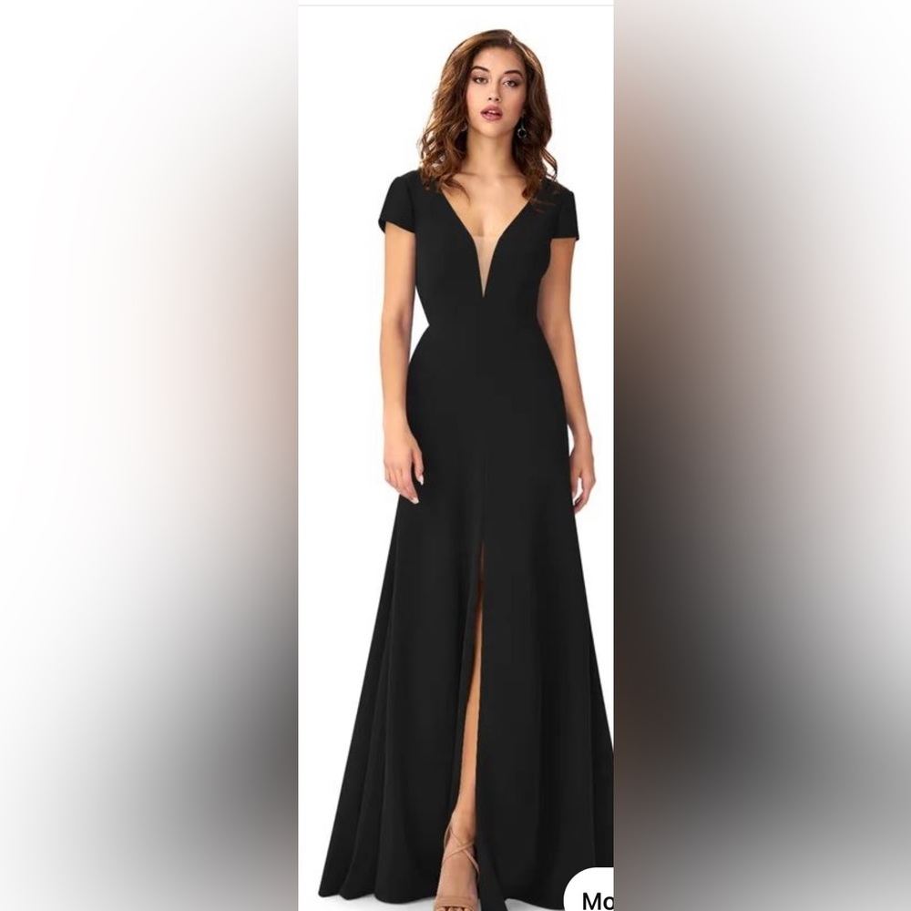 NWT Black gown size A2‎